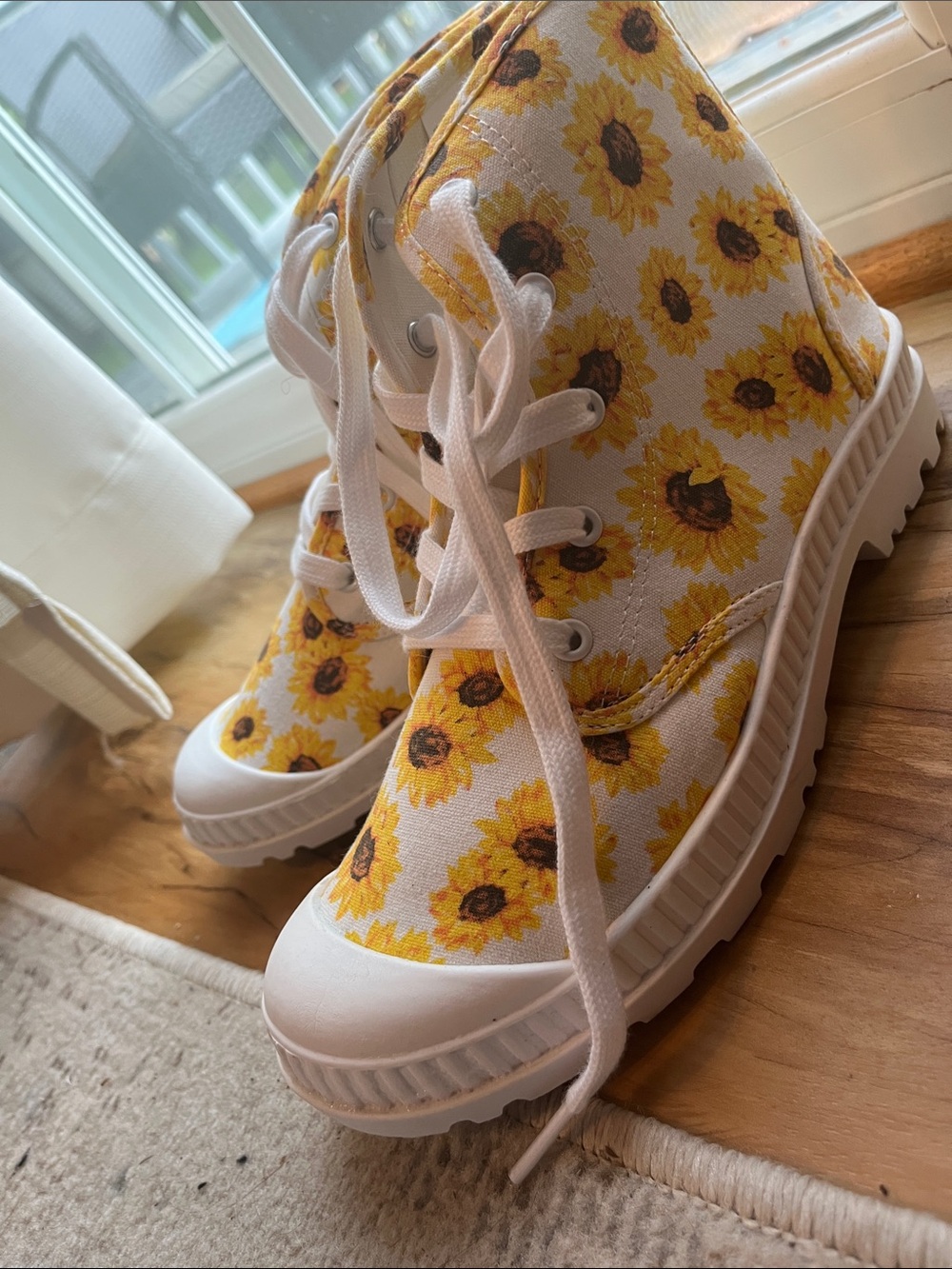 SO Women's Sunflower-Print Lace-Up Canvas Boots - White & Yellow